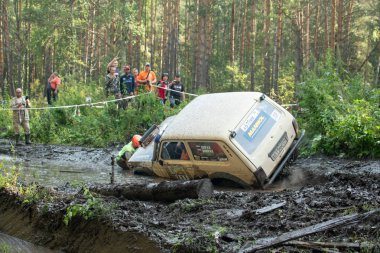 Yaz aylarında off-road yarışmalar, kir
