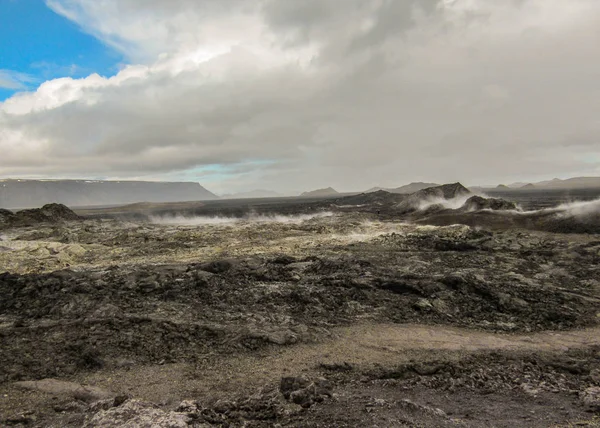 Dramatiska Landskap Med Torr Hård Svart Lava Fortfarande Ångar Krafla — Stockfoto