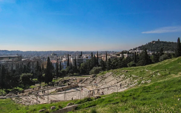 Panoramic view of the theatre of Dionysus, Acropolis mountain of Athens, Greece, Europe — Stock Photo, Image