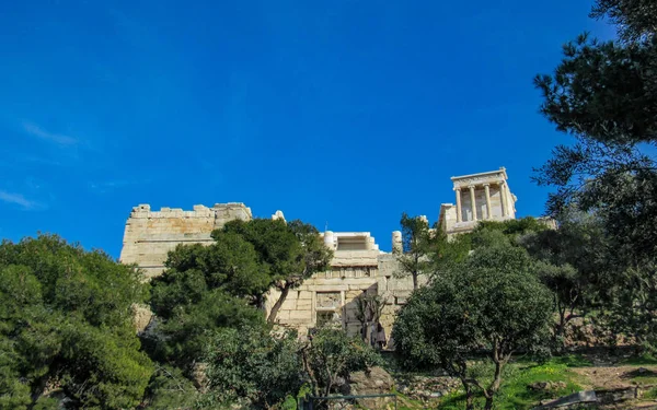 Las Ruinas Antigua Acrópolis Atenas Edificios Antiguos Arquitectónicos Históricos Soleado —  Fotos de Stock