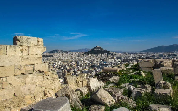 Landscape Beautiful Athens Acropolis Wall Showing Ruins Foreground Mount Lycabettus — Stock Photo, Image