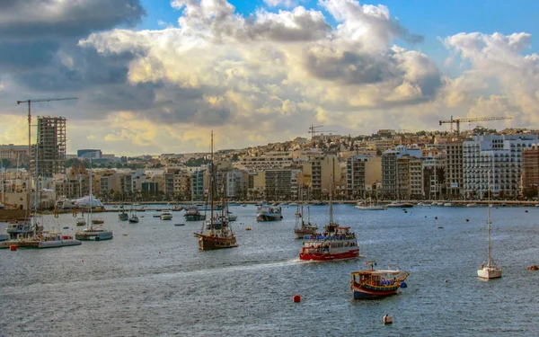 Plachetnice Jachty Přístavu Odráží Vodě Malta Valletta Evropa — Stock fotografie