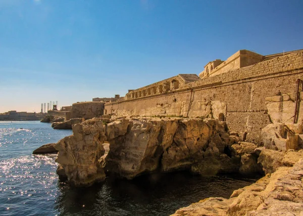 Hradby Další Opevnění Obklopují Hlavní Město Valletta Malta — Stock fotografie