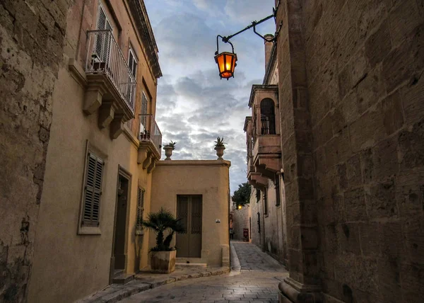 Gatan Berikat Staden Mdina Rabat Medeltida Staden Solnedgången Malta Europa — Stockfoto