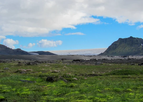 Cena Vale Verde Hvanngil Montanhas Vulcânicas Calota Gelo Myrdalsjokull Acima — Fotografia de Stock