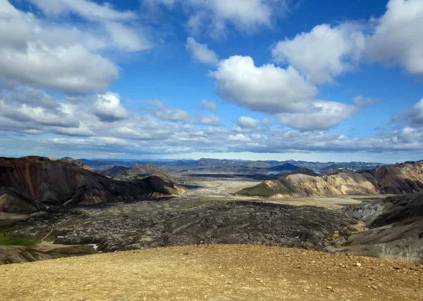 冰岛中部 fjallabak 自然保护区 landmannalaugar 地热区风景秀丽的高地全景 — 图库照片