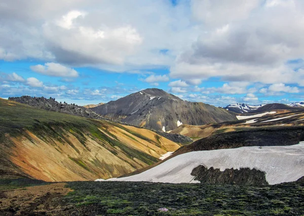 Blahnukur Riolit Hegység Hóval Landmannalaugar Geotermikus Régióban South Iceland — Stock Fotó