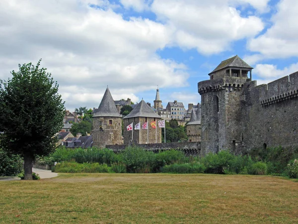 Den Chateau Fougeres Medeltida Svart Tak Slott Och Stad Utkanten — Stockfoto