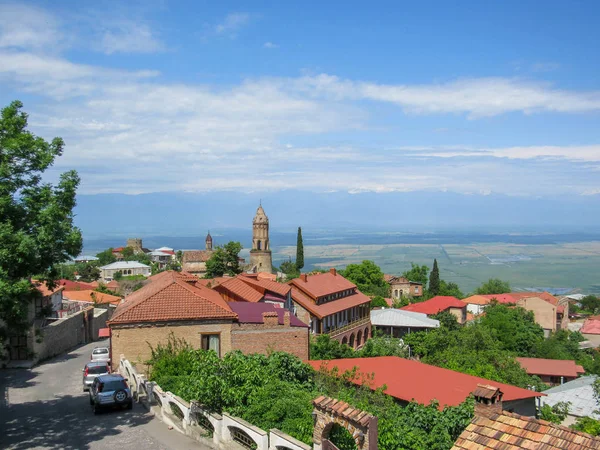 Sighnaghi 风景如画的市中心 在一座小山上 可以欣赏到阿拉扎尼谷和格鲁吉亚高加索的景色 — 图库照片