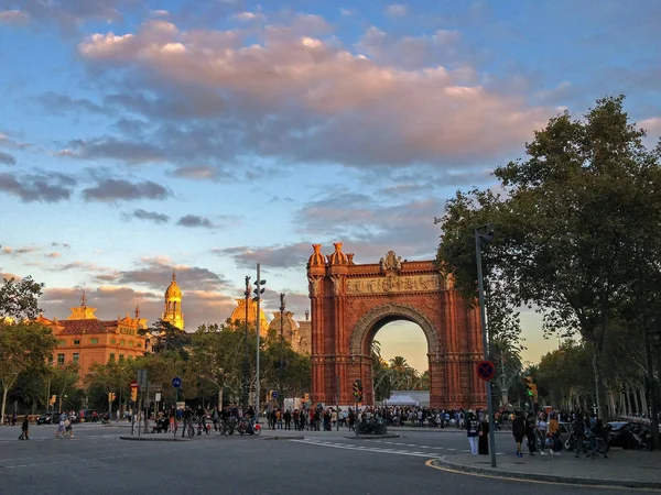 Arc Triomf Triunfo 스페인어에서 카탈루냐 스페인 바르셀로나의 도시에서 개선문 — 스톡 사진