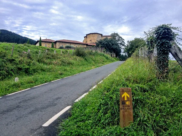 Road Egy Jel Mutatja Utat Santiago Compostela Baszkföld Camino Del — Stock Fotó