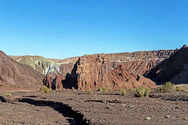 De Valle del Arcoiris regenboog vallei in Atacama woestijn, Chili — Stockfoto