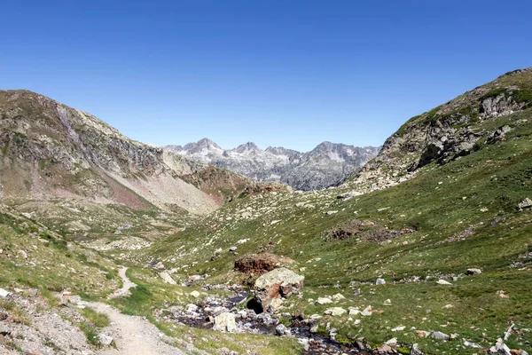 Sentiero Escursionistico Negli Alti Pirenei Parco Nazionale Dei Pirenei Francia — Foto Stock
