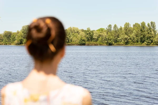 Woman Chignon Standing Close Dnieper River Kiev Ukraine Observes Trees — Stock Photo, Image