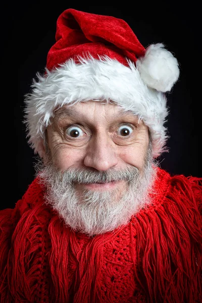 Porträtt Vuxen Man Med Vitt Skägg Förklädd Santa Claus För — Stockfoto