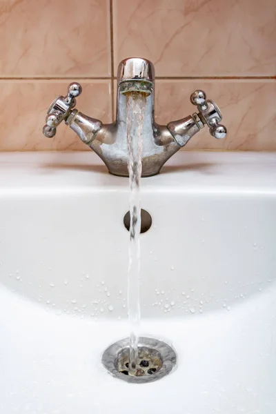 Tap with Water Flowing Strongly — Stock Photo, Image