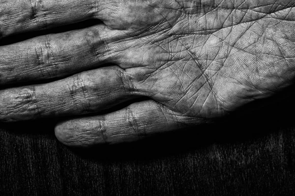 Adamın elleri detay