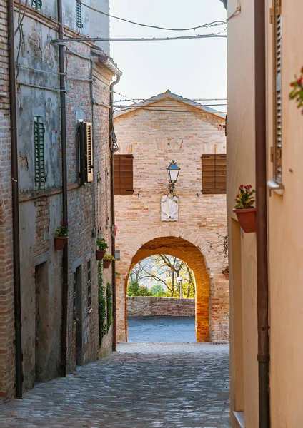 The Antique Gate of Montefabbri — Stock Photo, Image