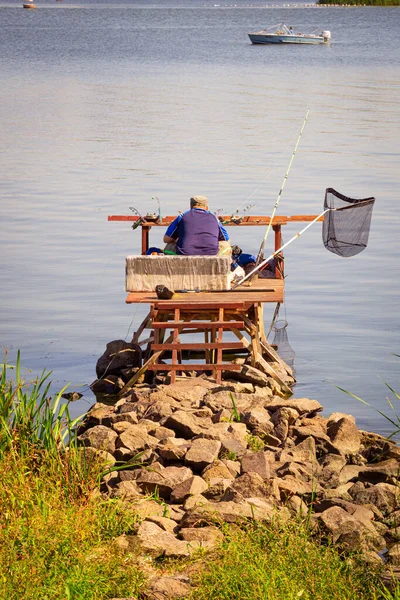 Kiev Ucrânia Setembro 2020 Pescador Rio Dnieper Kiev Ucrânia Durante — Fotografia de Stock