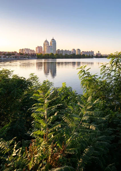 High Obolon Buildings Dnieper River Kiev Ukraine Blue Clear Sky — Stock Photo, Image