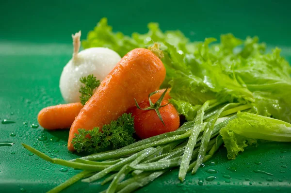 Vegetables Carrots Tomatoes Onions Lettuce Green Onions Parsley Green Blurred — Stock Photo, Image