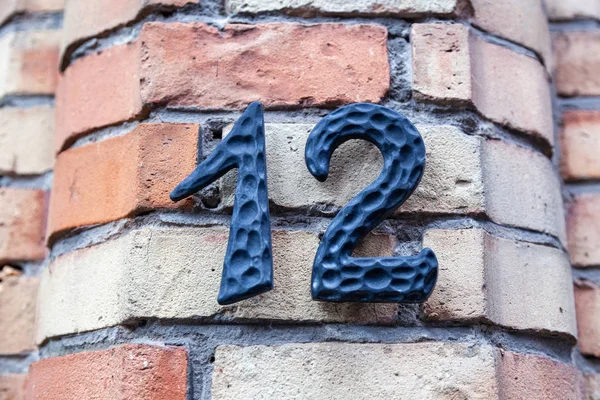 Casa Número Doze Metal Cortado Texturizado Polido Resistido Fonte Designer — Fotografia de Stock
