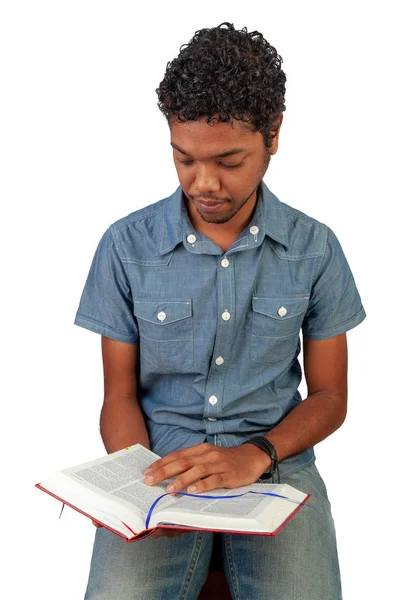 Jovem Indo Maurício Pastor Crioulo Formação Segurando Uma Bíblia Aberta — Fotografia de Stock
