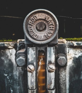 Duvarlar ve sahne çeşitli noktalardan