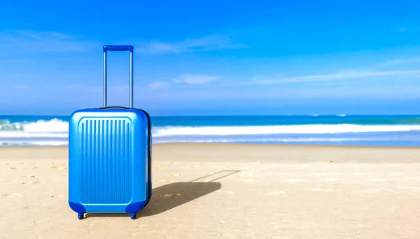Suitcase Sea Beach Travel Baggage Concept Copy Space Holiday Rest — Stock Photo, Image
