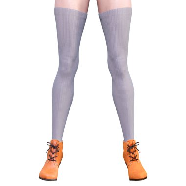 Güzel kadın bacakları yünlü tozluk ve yarım boncuk.