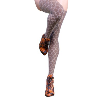 Güzel kadın bacakları yünlü tozluk ve yarım boncuk.