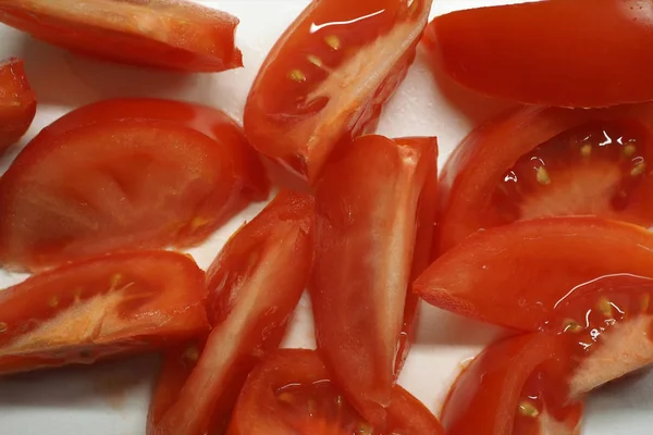 Świeże Pomidory Pokroić Kliny — Zdjęcie stockowe