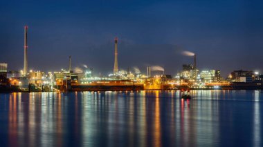 Kimya Sanayi Bölgesi Ren Nehri tarafından.    