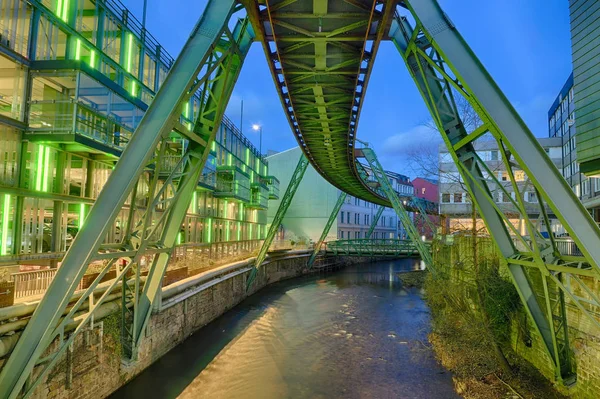 Wupperen Floden Och Overhead Spårvagn Järnväg Wuppertal Tyskland — Stockfoto