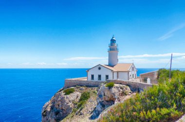 Akdeniz'de Mallorca üzerinde Capdepera Feneri.