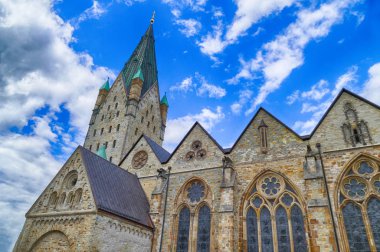Almanya'da Paderborn'daki tarihi katedral