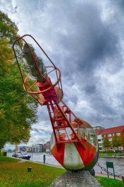 Doğu Frizya, Almanya 'daki Emden limanında tarihi yaklaşım şamandırası