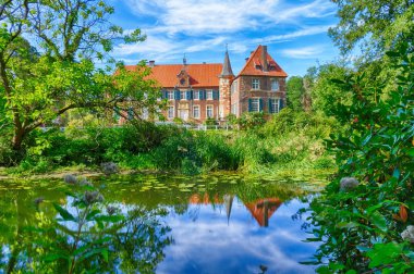 Westphalia 'da Legden yakınlarında tarihi demirli kale.
