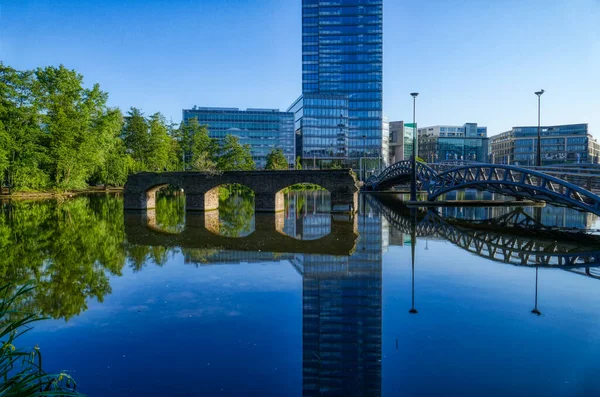 Parque Negócios Público Com Ponte Arquitetura Moderna Colônia Alemanha — Fotografia de Stock