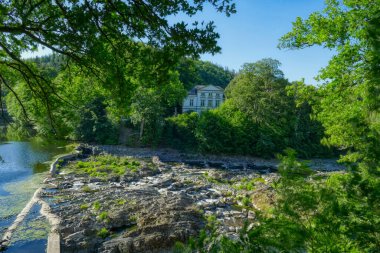 Almanya 'da Schladern yakınlarında Sieg nehrinin şelalesi