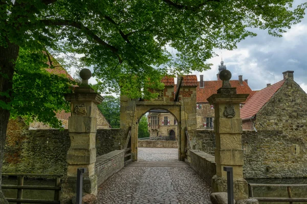 Vstupní Brána Padací Most Historického Vodního Příkopu Luedinghausenu — Stock fotografie