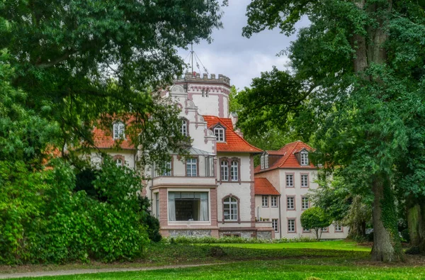 Tarihsel ormancılar Erkrath yakınlarındaki bir parka yerleşmişler.