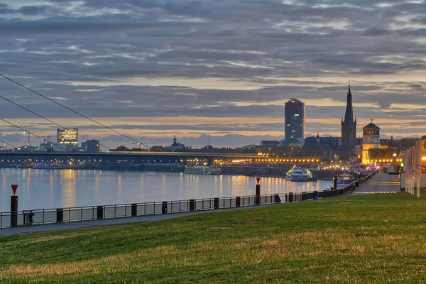 Salida Del Sol Paseo Del Rin Düsseldorf — Foto de Stock