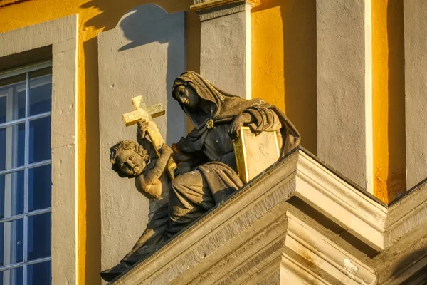 Skulptur Auf Einem Schloss Bonn — Stockfoto