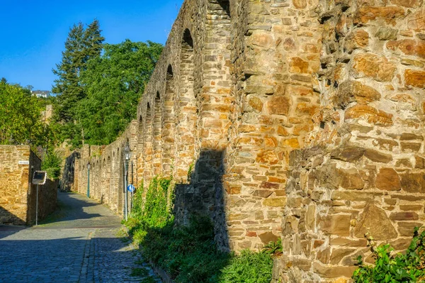 Almanya 'daki Bad Munstereifel' in tarihi şehir duvarı