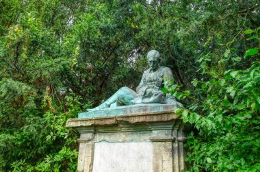 Düsseldorf 'taki eski sömürge dönemi anıtı