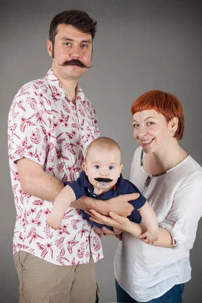 Happy Family Divertido Retrato Familiar Padre Con Bigote Manillar Real — Foto de Stock