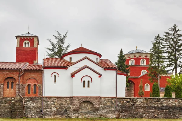 Mosteiro Ortodoxo Famoso Zica Kraljevo Igreja Santa Dormição Mosteiro Românico — Fotografia de Stock