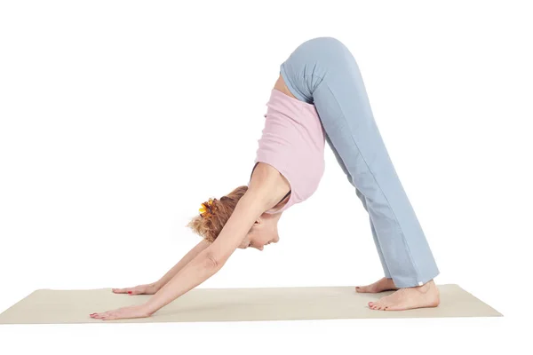 Yoga Hermoso Adho Mukha Svanasana Mujer Mayor Real Haciendo Ejercicio — Foto de Stock