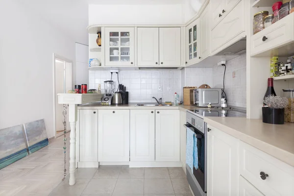 Modern Bright Domestic Classic Kitchen Interior Appliances — Stock Photo, Image